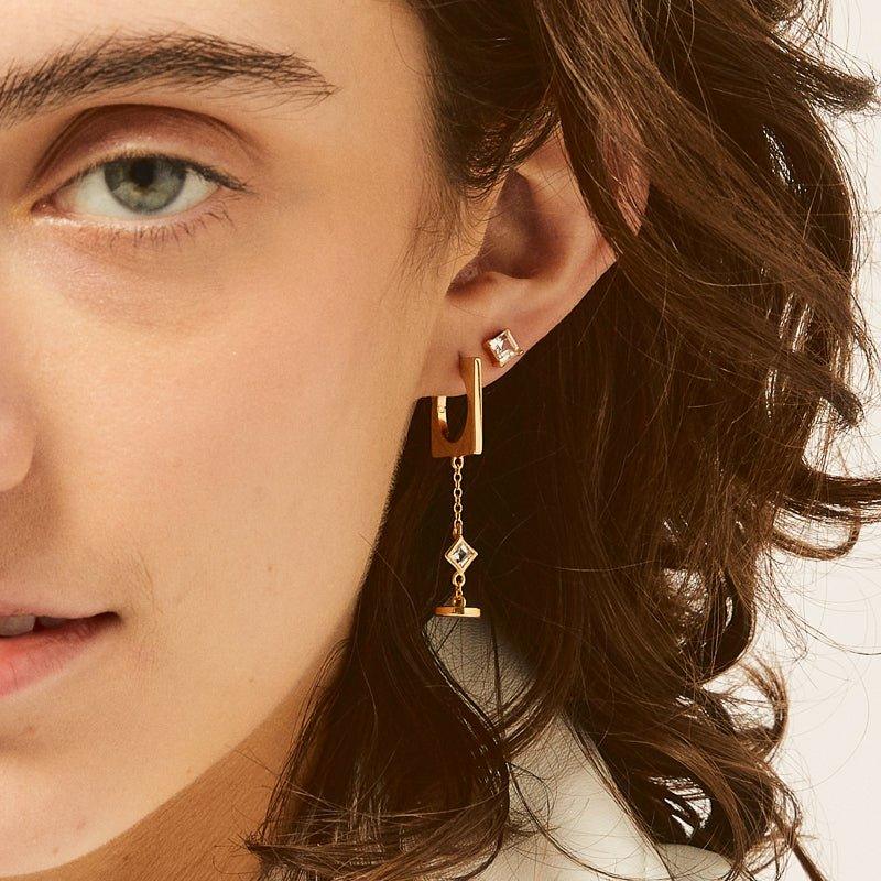 LOUIS VUITTON. Earrings, 1 pair, Gamble. Jewellery & Gemstones - Earrings  - Auctionet