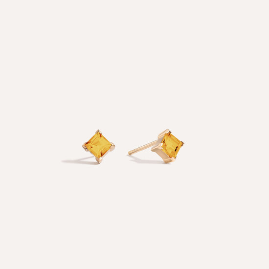 Make Believe Square Stud Earrings - LÚDERE