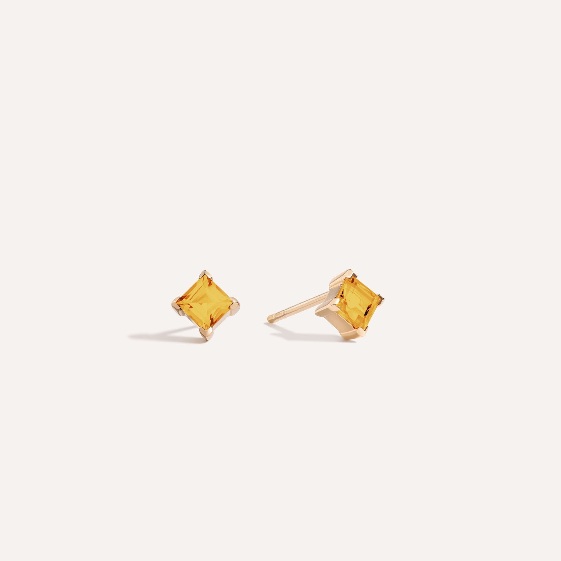 Make Believe Square Stud Earrings - LÚDERE