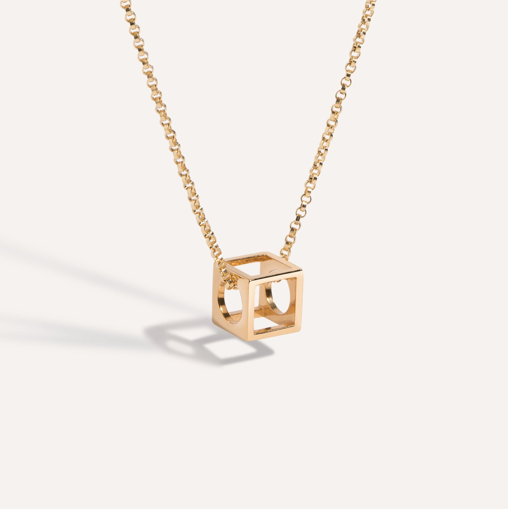 LÚDERE gold square box pendant necklace on a rolo chain – LÚDERE®